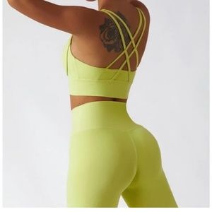 2 pieces match set lime green work out top + yoga pants leggings  Size US 4 = S